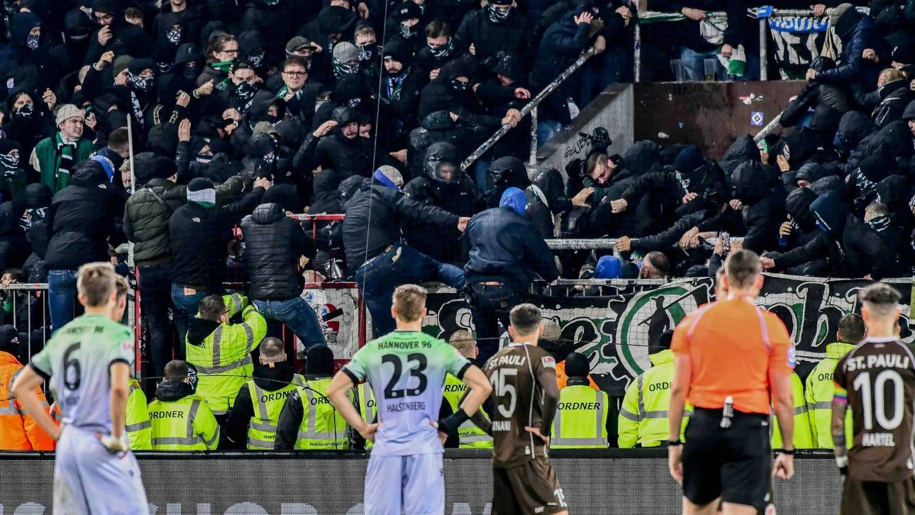 32 Verletzte nach Krawallen auf St. Pauli