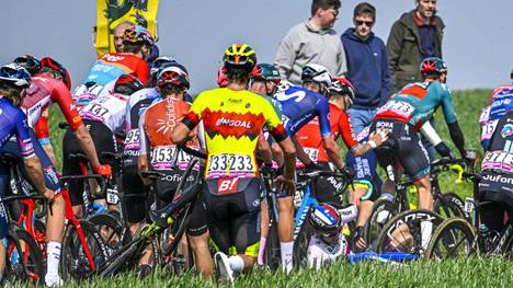 Das Rennen Paris-Roubaix wurde von zahlreichen Stürzen überschattet