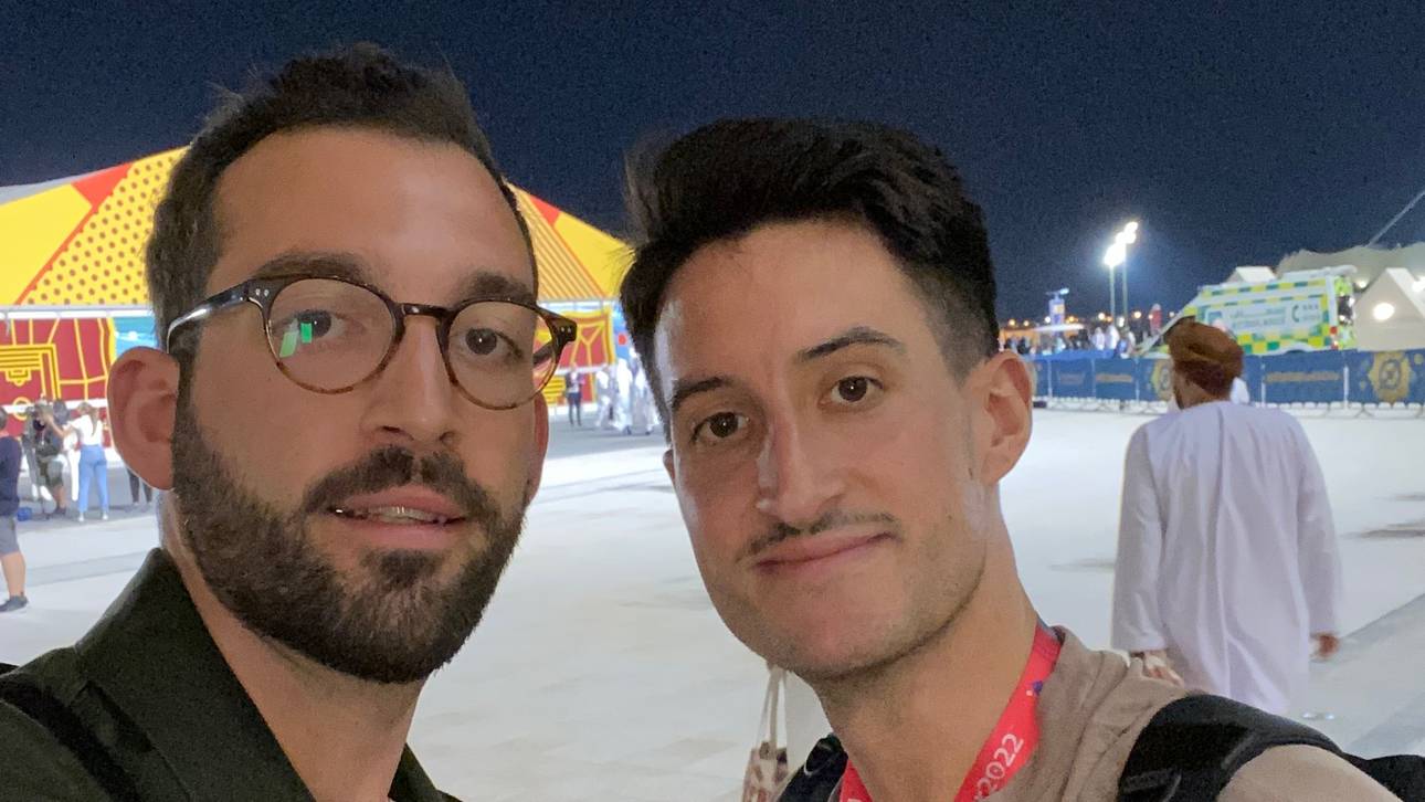 SPORT1-Chefreporter Patrick Berger (l.) und Kerry Hau (r.) sind live vor Ort