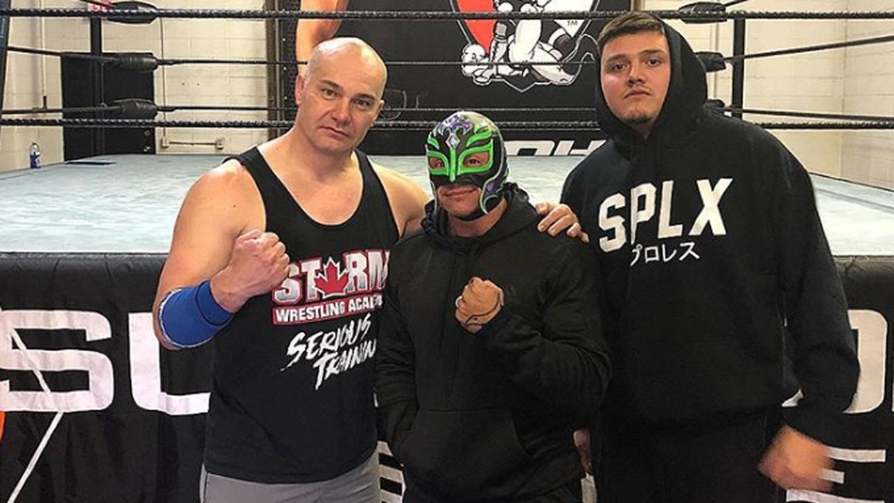 Wie Papa Rey Dominiks WWE-Karriere vorantreibt