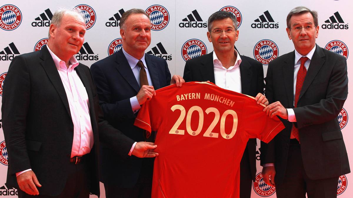 Dabei ist der FC Bayern ein Adidas-Verein: Der deutsche Nike-Konkurrent ist nicht nur seit Jahrzehnten Ausrüster der Münchner, sondern auch Anteilseigner der FC Bayern München AG
