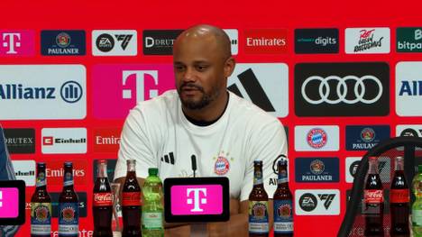 Der FC Bayern München gewinnt 4:2 gegen den VfB Stuttgart. Auf der Pressekonferenz gibt Trainer Vincent Kompany einen Einblick in seine Ansprache in der Halbzeitpause.
