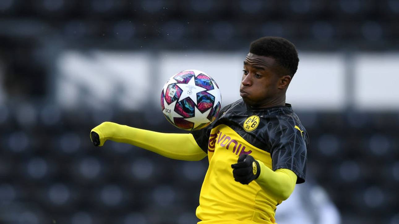 Rummenigge: Das fehlt Moukoko noch