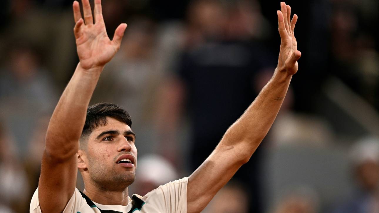 Favorit Alcaraz trotzt Mini-Wackler