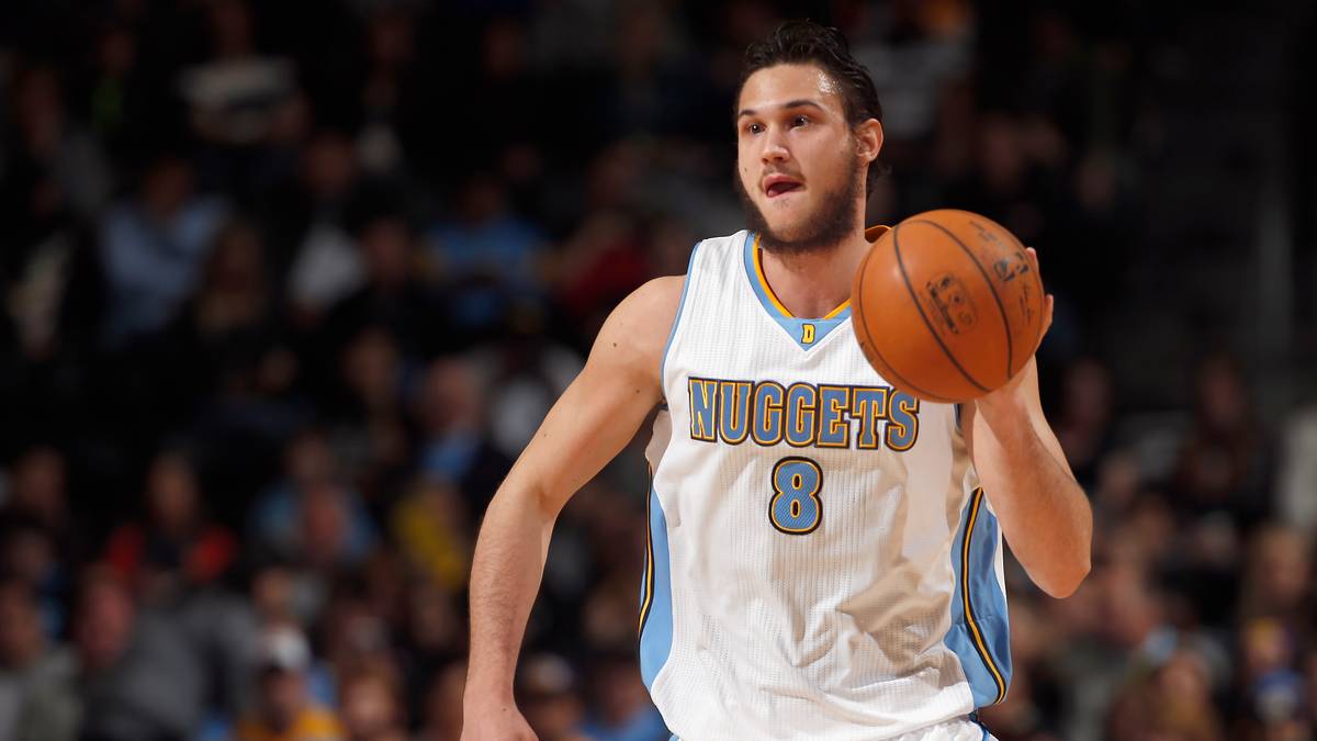 Italien:  Small Forward Danilo Gallinari (Denver Nuggets) - Gleiches gilt wohl auch für Gallinari, der mit viel Vorschusslorbeeren in die NBA kommt, aber auch zu oft an seinem Körper scheitert. Ist er fit, dann besticht der Italiener mit einem starken und schnellen Zug zum Korb, und auch der Dreier findet trotz seiner 2,08 Meter hochprozentig das Ziel...