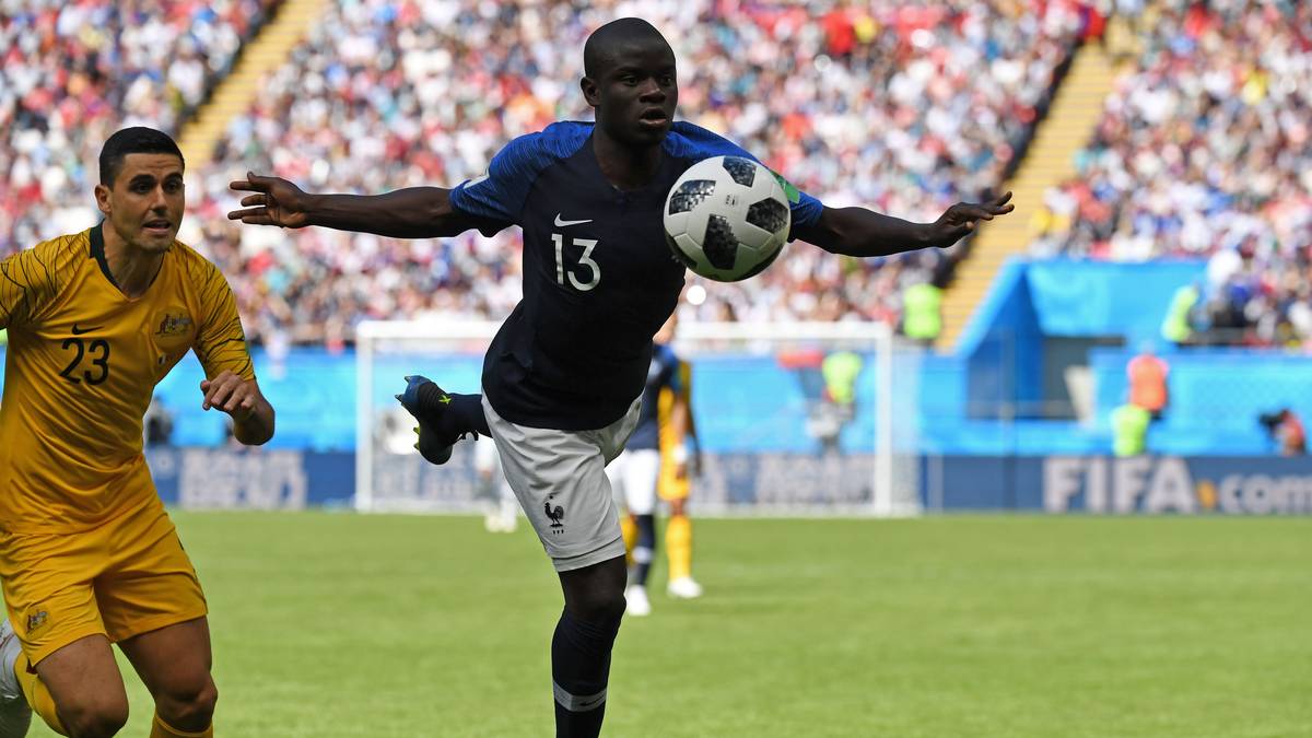 MITTELFELD - N'GOLO KANTE vs. JAVIER MASCHERANO: Als Mr. Zuverlässig bei den Franzosen zeigt Defensivspezialist Kante nahezu immer konstante Leistungen auf Weltklasse-Niveau. Er ist der Anker im System von Didier Deschamps