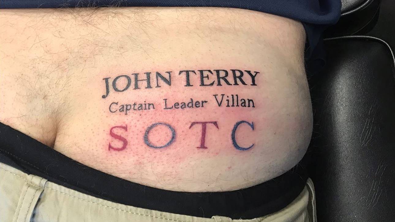 Wette: Terry-Tattoo auf Fan-Hintern