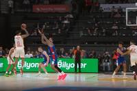 Die Highlights der Partie Anadolu Efes Istanbul - FC Bayern München aus der EuroLeague im Video.