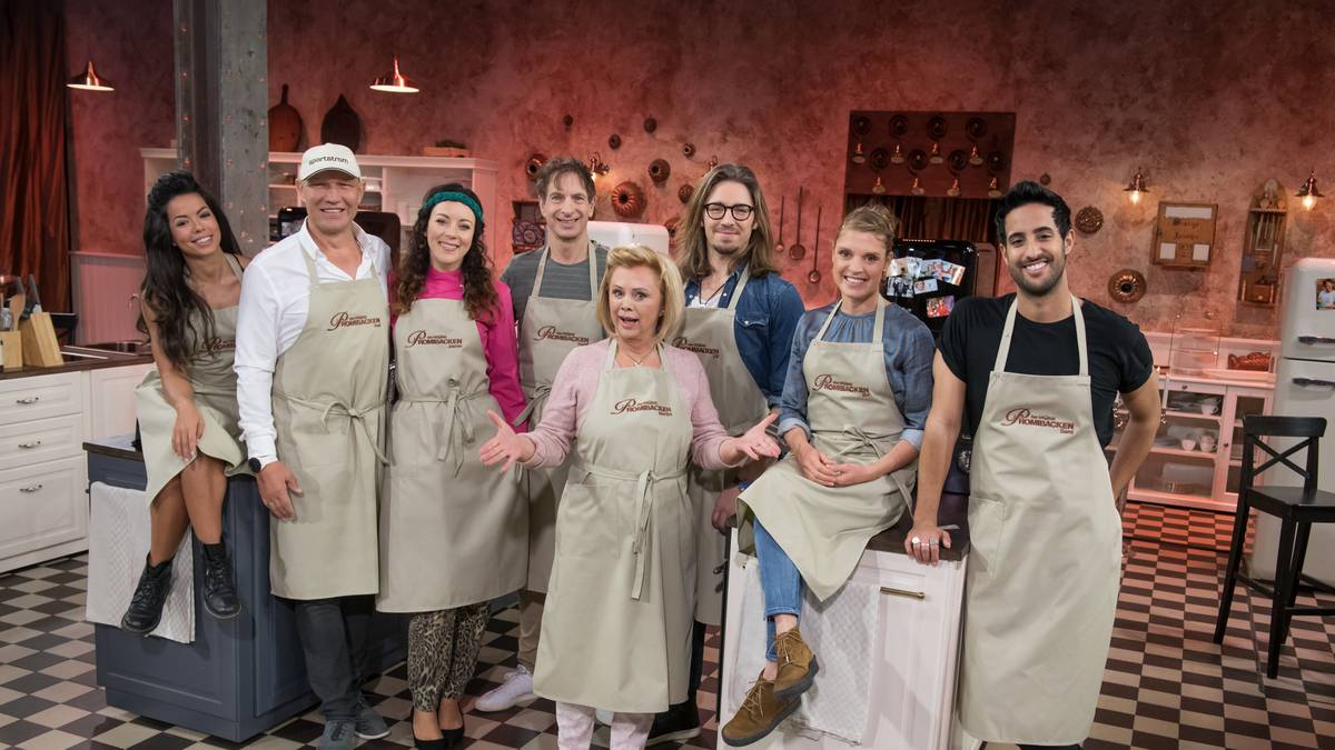 Insgesamt acht Promis, darunter auch der ehemalige Boxer Axel Schulz (2.v.l.), waren anfangs an den Start gegangen, um sich den Goldenen Cupcake zu sichern ...