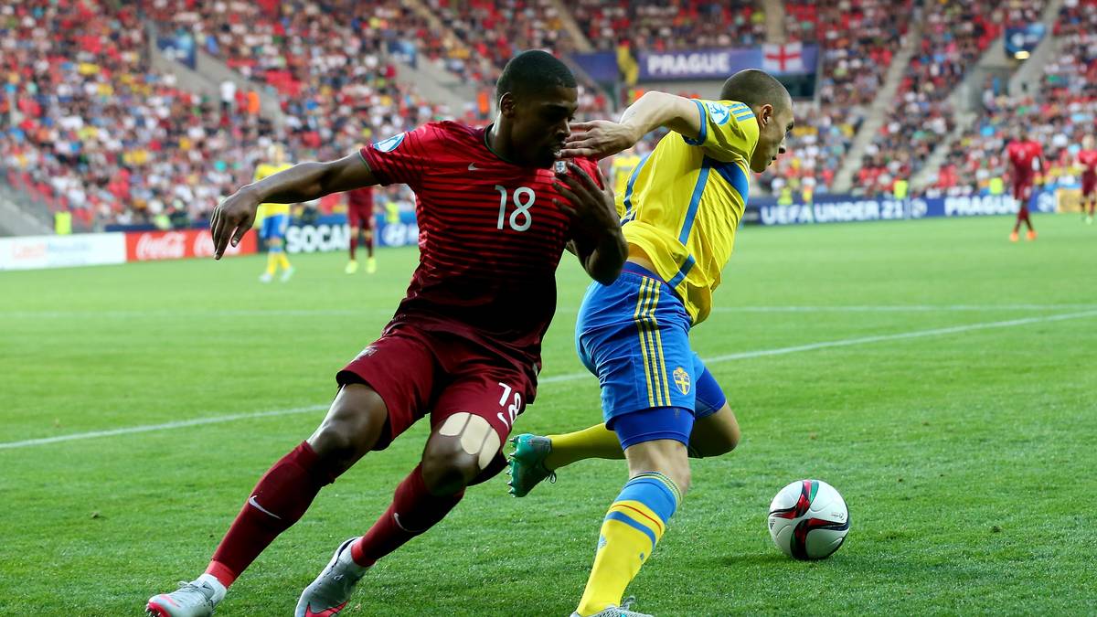 Nach dem Seitenwechsel geht es zunächst hin und her - das Spiel wird nun deutlich offener geführt