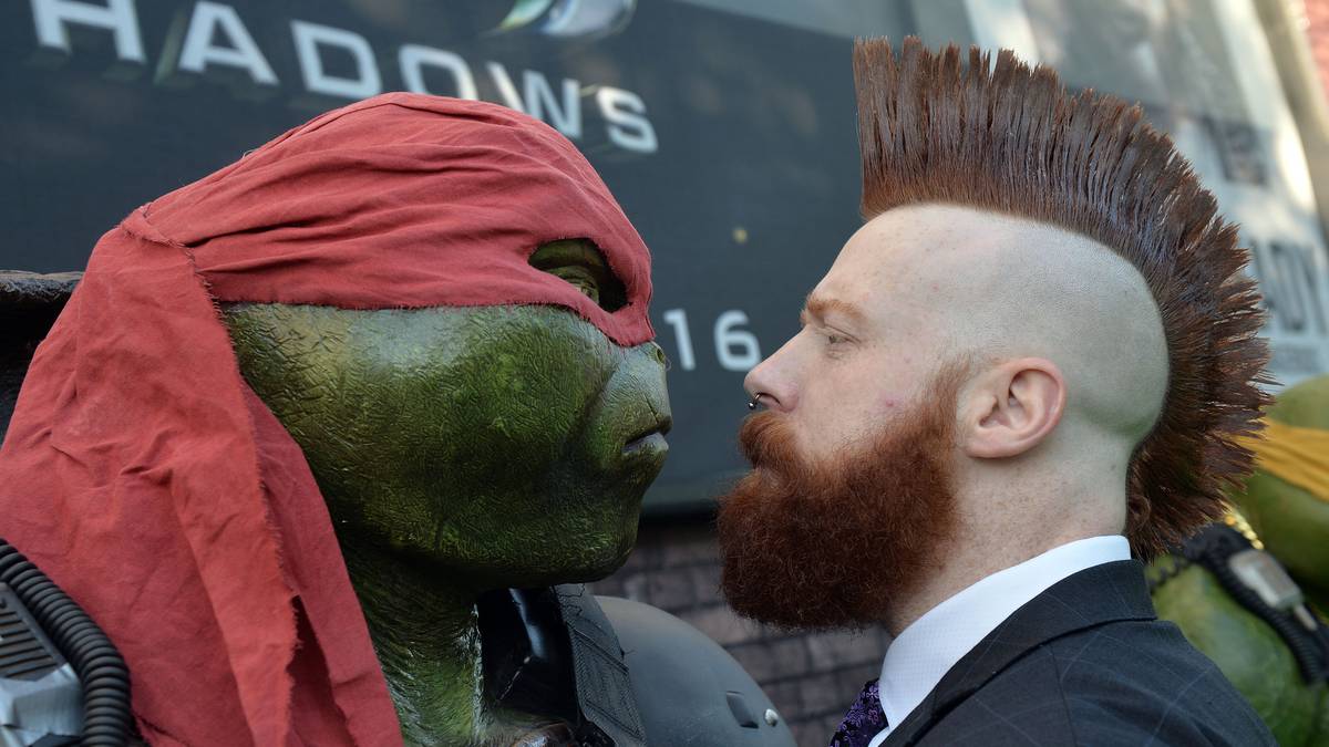 Zurück zum Thema: So erfolgreich wie Rock, Cena und Batista sind in Hollywood natürlich nicht alle. Aber die Entertainment-Qualitäten und die auffällige Erscheinung der Wrestling-Stars hat auch schon vielen anderen zu kleinen, aber feinen Rollen verholfen