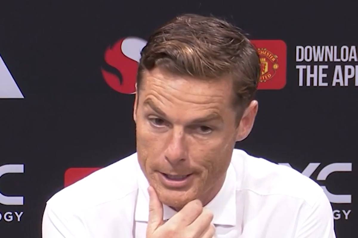 Burnley-Coach Scott Parker kritisiert nach der 2:3-Niederlage bei Manchester United den Perfektionswahn im Fußball. Durch den VAR werden Spiele immer steriler, Tore kaum noch gefeiert und Emotionen gehen verloren.