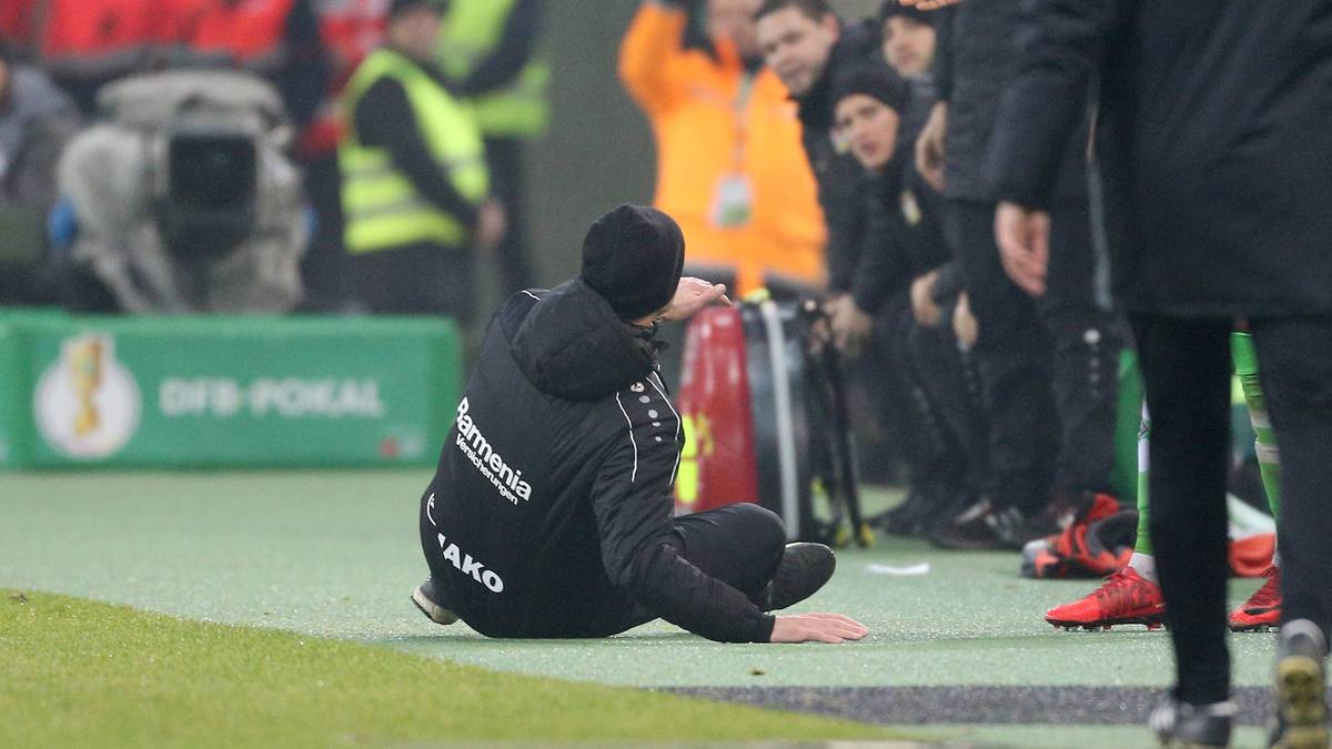 "Ich schäme mich für die Aktion", meinte Herrlich nach der Partie. Wie er nach der leichten Berührung vom Denis Zakaria den Stand verlor "sah sicherlich blöd aus, aber es war absolut keine Absicht". Der DFB ermittelt nun gegen Herrlich