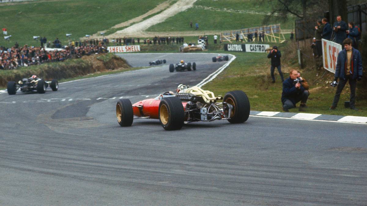JOHN SURTEES (1960): Ferrari (4), Cooper (1), Honda (1), Lola (1), Lotus (1), 8 Poles