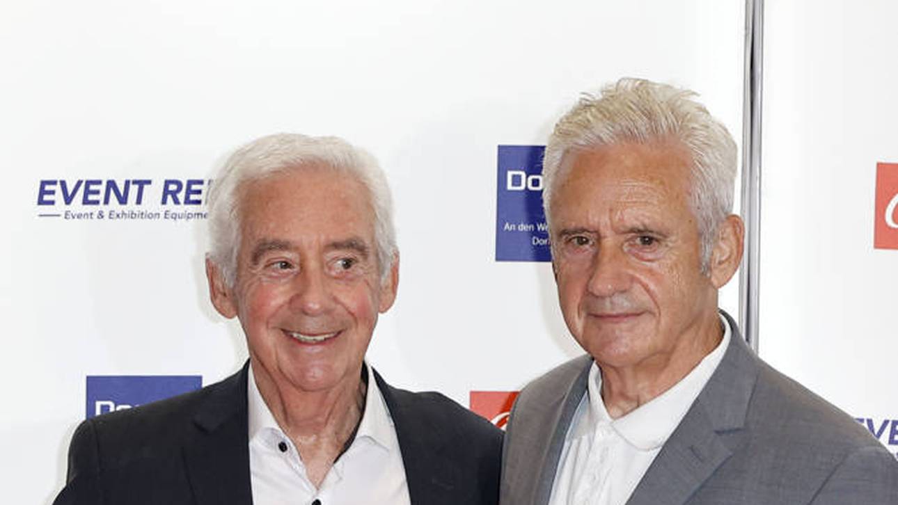 Helmut (l.) und Erwin Kremers bei der Hall-of-Fame-Zeremonie im deutschen Fußballmuseum 2025