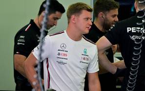 Schumacher feiert Mercedes-Premiere