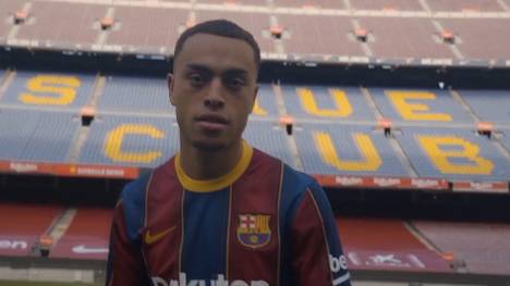 Bayern-Kandidat Sergino Dest hat sich für den FC Barcelona entschieden. Der 19-jährige Abwehrmann kommt für 21 Millionen Euro von Ajax Amsterdam zu den Katalanen.