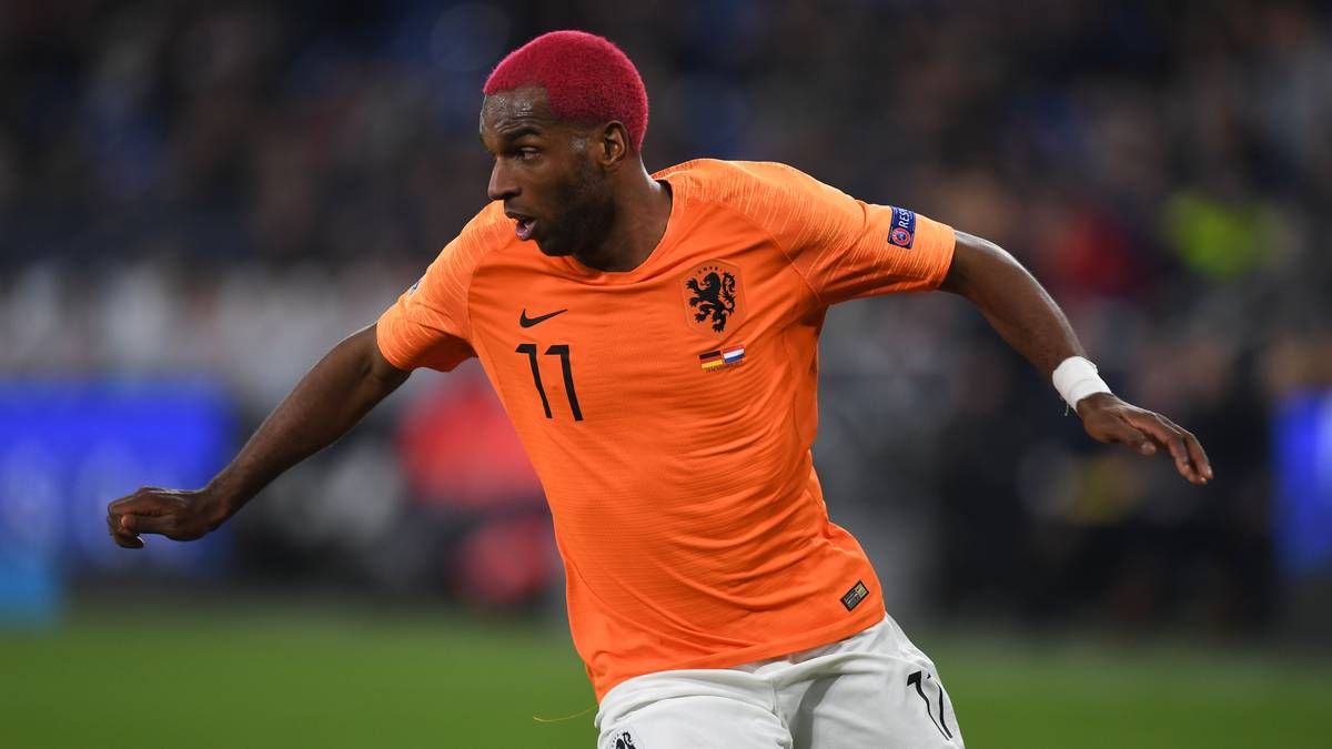 RYAN BABEL: Nach einigen Versuchen bei europäischen Topklubs ging es für Ryan Babel 2013 zu Kasimpasa. Nach zwei Jahren verließ er die Türkei wieder, kehrte aber nur wenige Zeit später zurück zu Besiktas Istanbul und wurde 2017 mit den Türken Meister. Nach einer kurzen Zwischenstation beim FC Fulham auf der Insel, spielt der Niederländer seit diesem Sommer wieder in der Türkei bei Galatasaray Istanbul