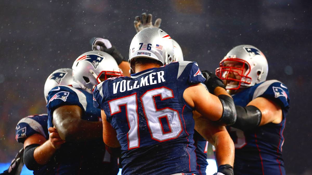 Trotz "DeflateGate"-Ablenkung ist die Offense mit dem deutschen Sebastian Vollmer explosiv - vor allem nach der Aufhebung von Bradys Sperre. Das Fragezeichen steht hinter der Defense. Die beiden Star-Cornerbacks Darrelle Revis und Brandon Browner sind ebenso weg wie Nose Tackle Vince Wilfork
