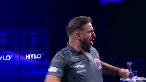 Das kann sich sehen lassen! Sein Match gegen Kevin Troppmann beendet Arno Merk mit einem äußerst spektakulärem Finish.