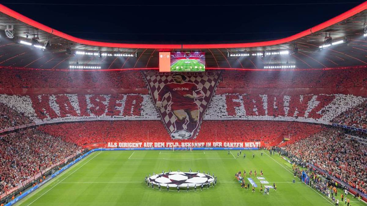 Die Fans der Bayern gedachten des verstorbenen Franz Beckenbauers