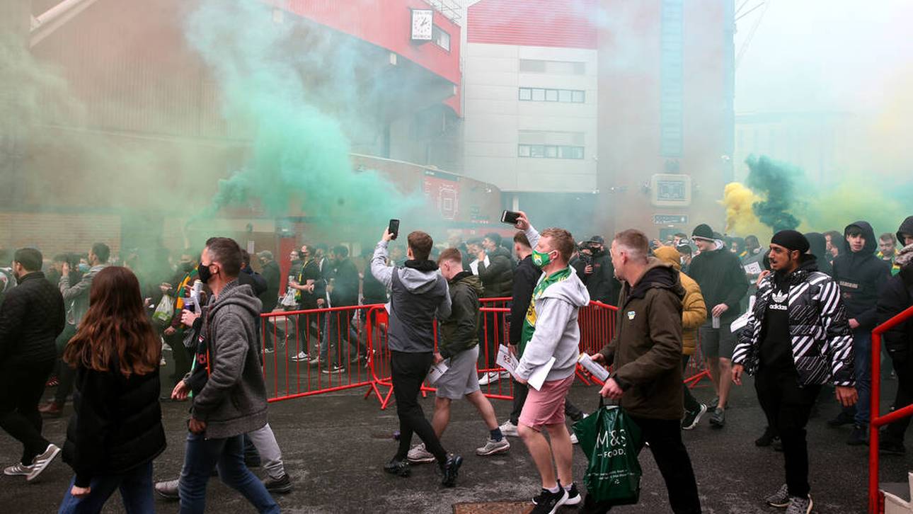 Fan-Protest kippt in Randale