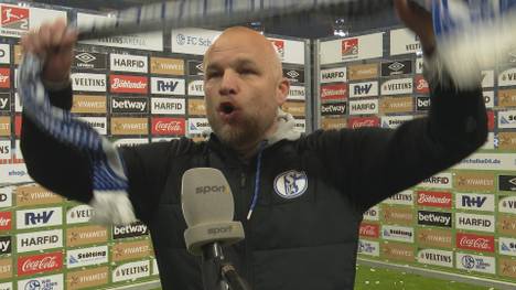 Rouven Schröder ist nach dem klaren Sieg des FC Schalke gegen Heidenheim bester Dinge. Im Interview mit SPORT1 fängt der Sportdirektor den Schal eines Fan.s