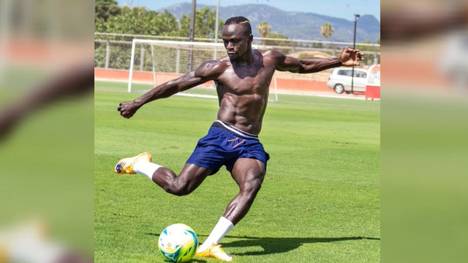 Sommerpause? Nicht bei Sadio Mané! Der Stareinkauf des FC Bayern zeigt sich Oberkörperfrei beim Training auf Mallorca - und das kann sich sehen lassen.
