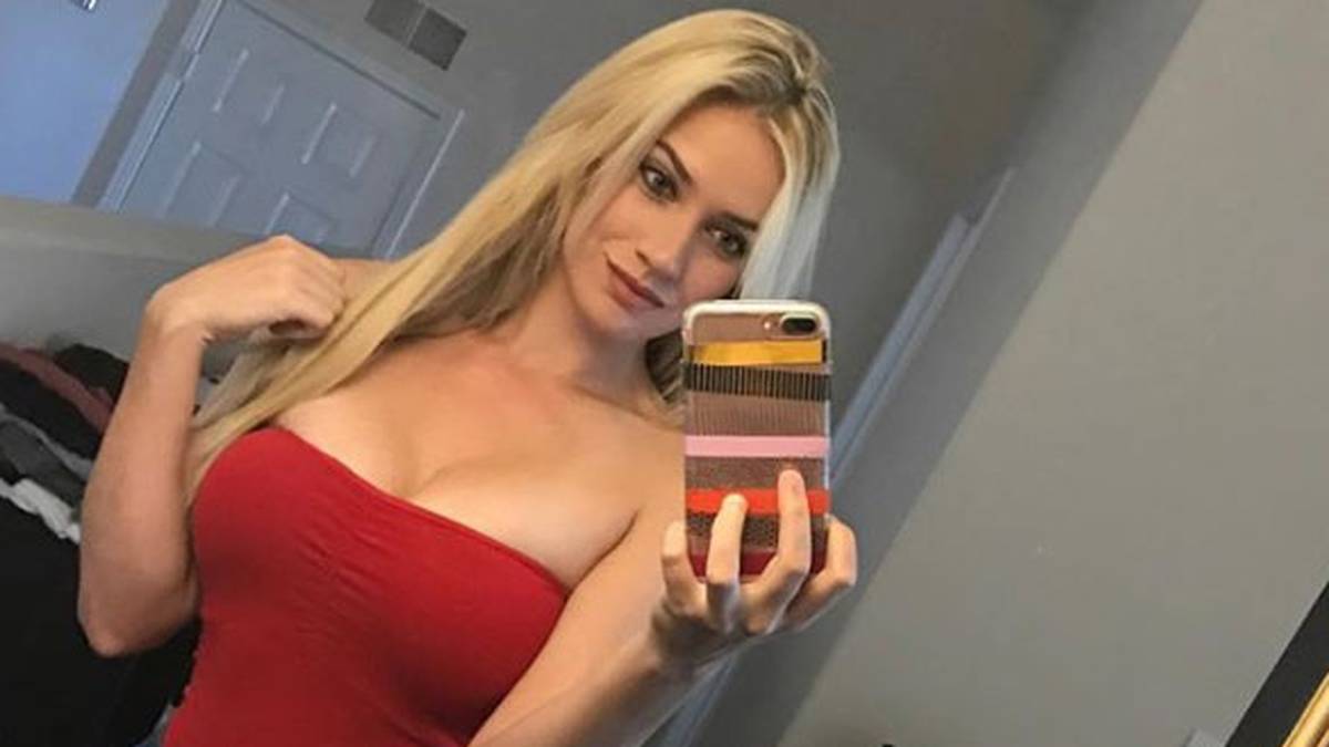 Ihre Bevorzugung kommt aber nicht bei allen gut an: Nachdem sie 2015 und 2016 bei den Dubai Masters mitspielen darf und klar am Cut scheitert, erhält sie sogar Morddrohungen