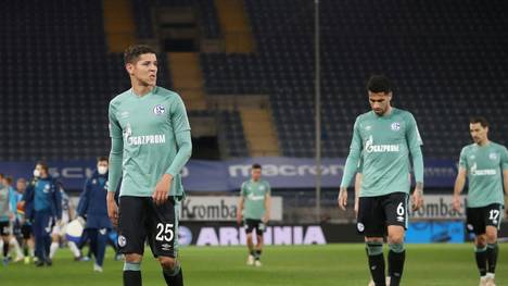 Fans attackieren Spieler von Schalke 04