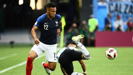 Corentin Tolisso (l.) vom FC Bayern trifft mit Frankreich im WM-Viertelfinale auf Uruguay