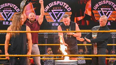 Pat McAfee & die Kings of NXT verbrennen das Zeichen der Undisputed Era