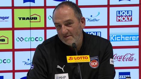 Heidenheim-Coach Frank Schmidt wertet den Punkt gegen Stuttgart als wichtiges Lebenszeichen seiner Mannschaft. 