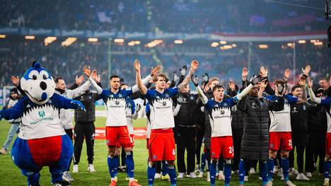 Luka Vuskovic sorgt mit 18 Jahren für Aufsehen. Sein bärenstarker Auftritt gegen den FC Bayern könnte beim Rekordmeister Begehrlichkeiten geweckt haben. Der Podcast „Die Bayern-Woche“ ordnet die Situation ein.