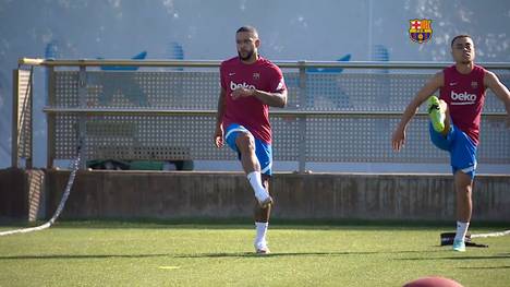 Memphis Depay ist ablösefrei aus Lyon nach Barcelona gewechselt. Nach seinem EM-Urlaub trainierte der Niederländer nun erstmals mit den Katalanen.