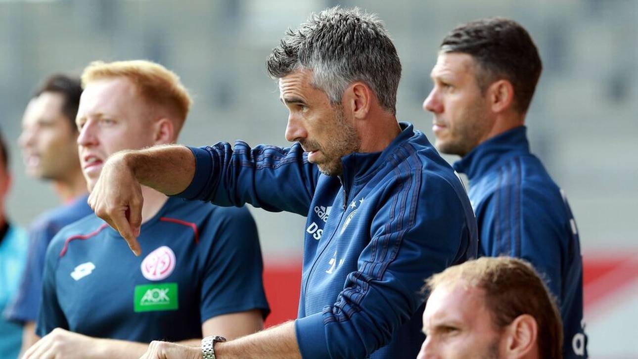 Danny Schwarz (m.) hat gemeinsam mit Demichelis die zweite Mannschaft der Bayern übernommen