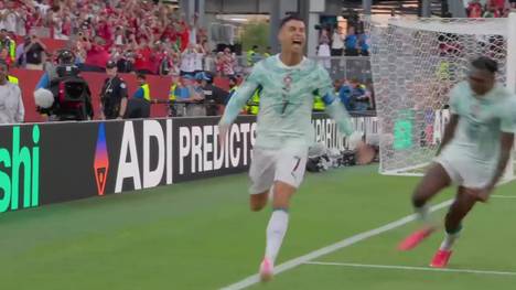 Seit seiner ersten WM-Teilnahme 2006 wartet Cristiano Ronaldo auf ein WM-Tor in einem K.o.-Spiel. Bei seiner sechsten WM ist es im Sechzehntelfinale gegen Kroatien endlich so weit - auch dank dem VAR.