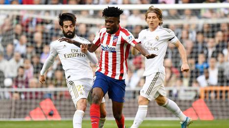 Der FC Arsenal hat am Deadline Day der europäischen Topligen den teuersten Transfer getätigt. Die Gunners nutzten kurz vor Ende des Transferfensters die Ausstiegsklausel von Mittelfeldspieler Thomas Partey und überweisen 50 Millionen Euro an Atlético Madrid.