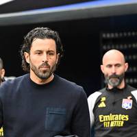 Olympique Lyon entlässt Cheftrainer Fabio Grosso. Der Italiener war in dieser Saison das Opfer eines Übergriffs, konnte sportlich jedoch nicht überzeugen.