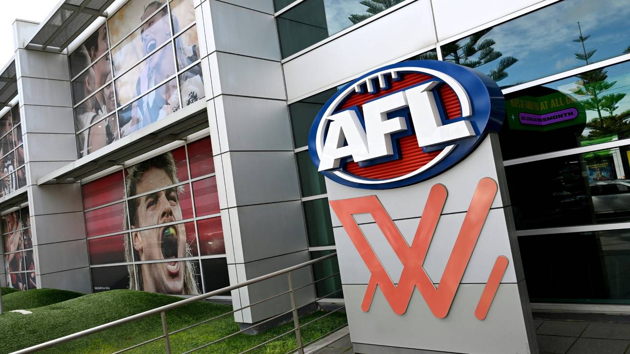 Schiri wegen Bin-Laden-Maske gesperrt