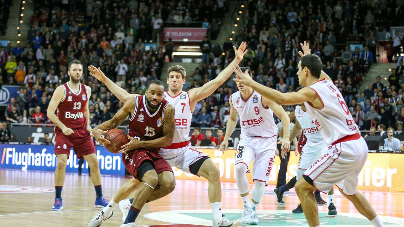Bayern schlagen Bamberg klar