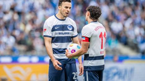 Haris Tabakovic (l.) und Fabian Reese von Hertha BSC)