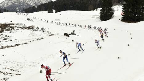 Alexander Bolschunow gewinnt das 15-km-Massenstartrennen