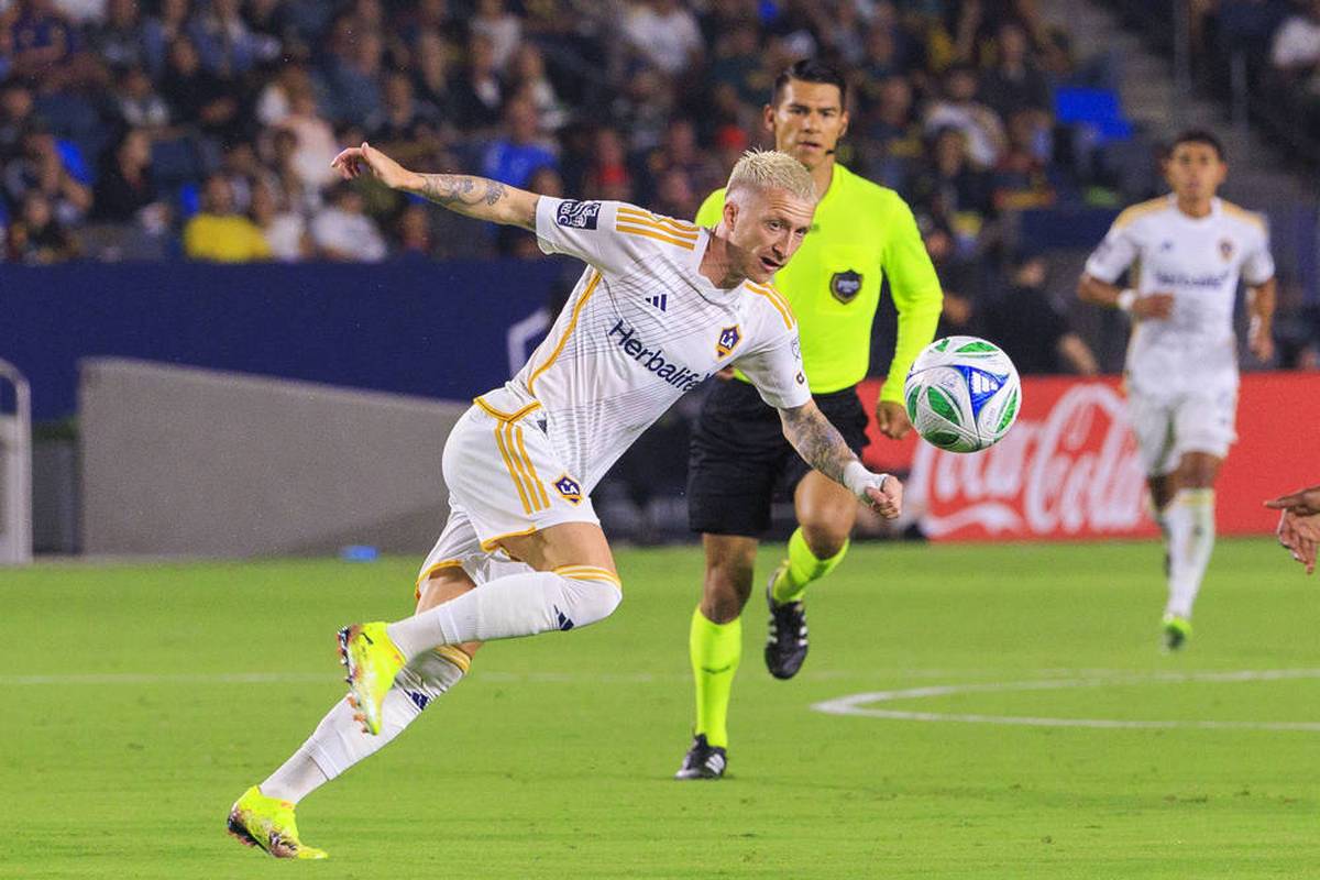 Reus begeistert mit No-Look-Assist