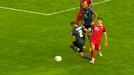 Waldhof Mannheim schießt sich in der 3. Liga nach drei Niederlagen in Folge den Frust von der Seele. Gegner Rot-Weiß Essen wird durch einen fragwürdigen Platzverweis zusätzlich geschwächt. Der Schiedsrichter fällt zudem auf eine klare Schwalbe rein.