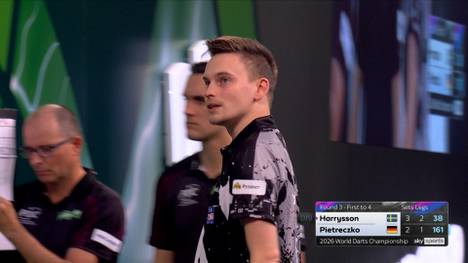 Aus ist der WM-Traum von Ricardo Pietreczko. Gegen den Schweden Andreas Harrysson liefert die deutsche Darts-Hoffnung lange einen Kampf, muss sich am Ende aber der bitteren Niederlage beugen.