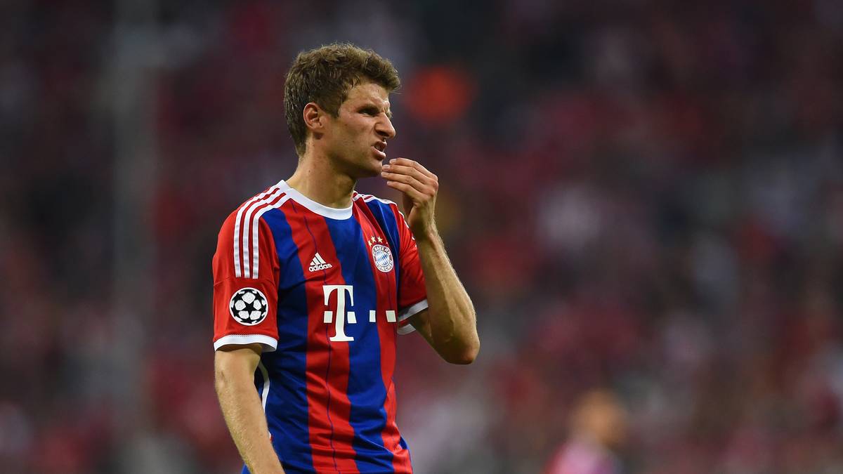 Das Ausscheiden kann dennoch nicht verhindert werden. Trotz des 3:2-Siegs bleibt dem FCB in diesem Jahr nur der Meistertitel. Thomas Müller verlässt - wie seine Teamkollegen - die große Bühne
