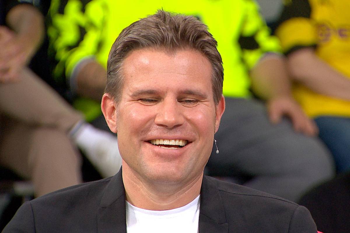 Dr. Felix Brych beendet seine Karriere als Bundesliga-Schiedsrichter. Der Rekordhalter mit den meisten Bundesliga-Spielen pfiff mit FC Augsburg gegen 1. FC Union Berlin sein letztes Match.
