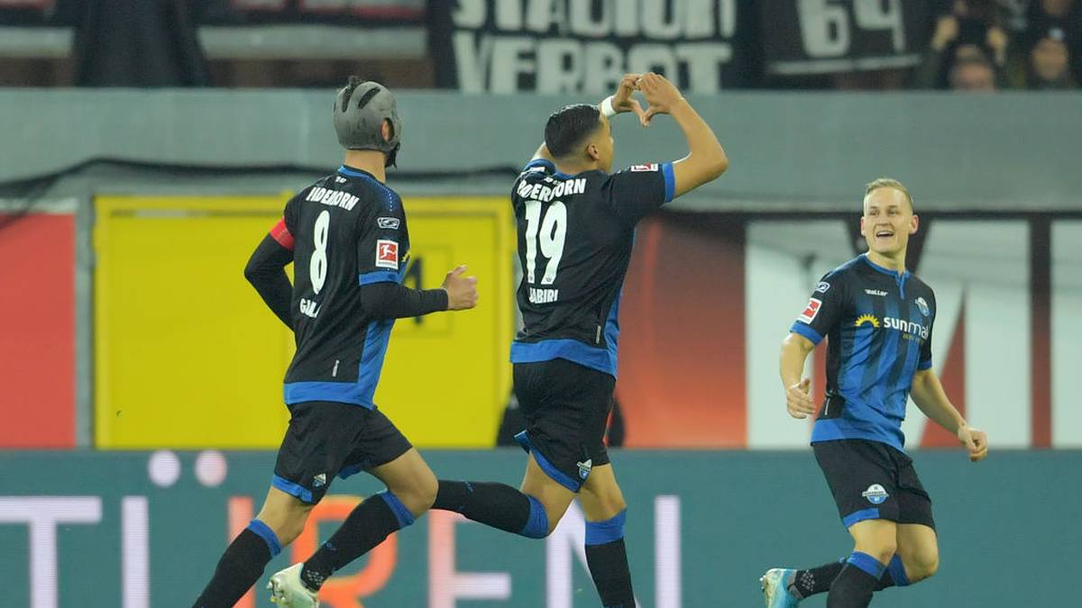 Hoffnungslos ist die Lage allerdings nicht, auf den Relegationsrang fehlen nur noch drei Punkte. Wenn sich der Underdog in der Rückrunde öfter für seinen aufopferungsvolles Spiel belohnt, darf er bis zum Ende der Saison auf die Rettung hoffen