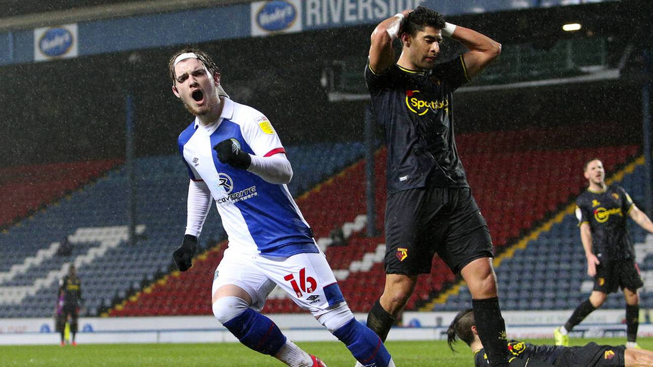 Harvey Elliott (l.) im Einsatz für die Blackburn Rovers